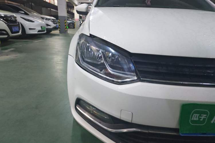 Used Volkswagen Polo 2014 1.6L Automatic Comfort Edition Right Front Headlight