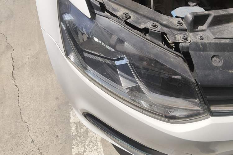 Used Volkswagen Polo 2014 1.4L Manual Comfort Edition Right Front Headlight