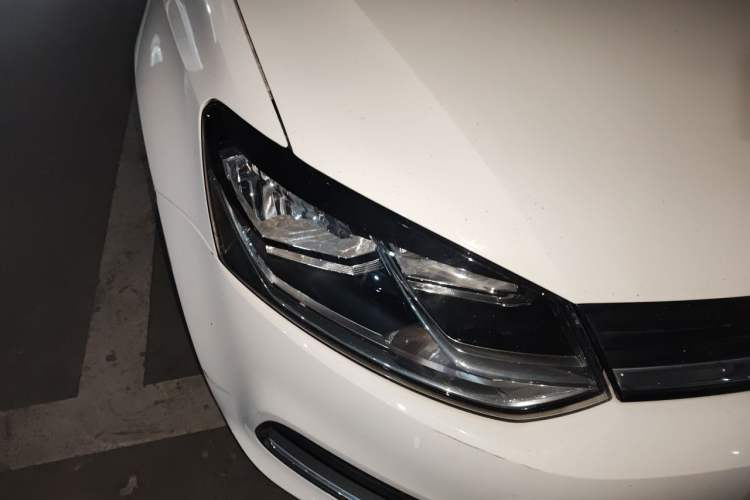 Used Volkswagen Polo 2014 1.6L Automatic Comfort Edition Right Front Headlight