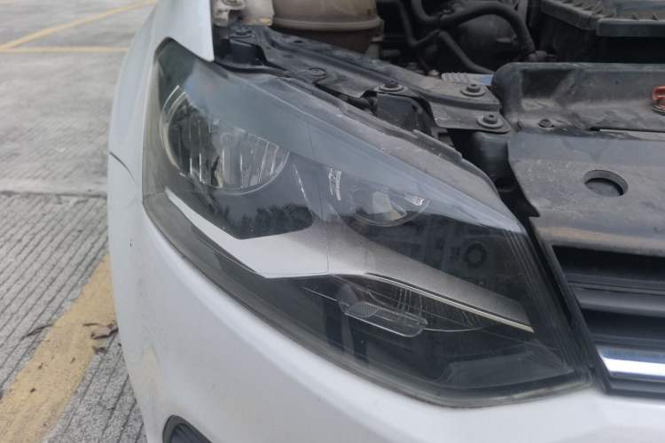 Used Volkswagen Polo 2014 1.4L Manual Fashion Edition Right Front Headlight