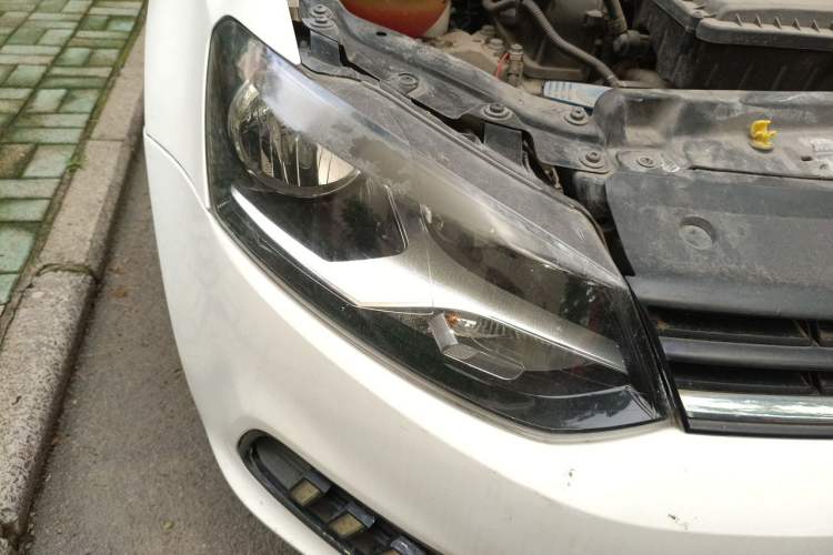 Used Volkswagen Polo 2014 1.4L Manual Fashion Edition Right Front Headlight