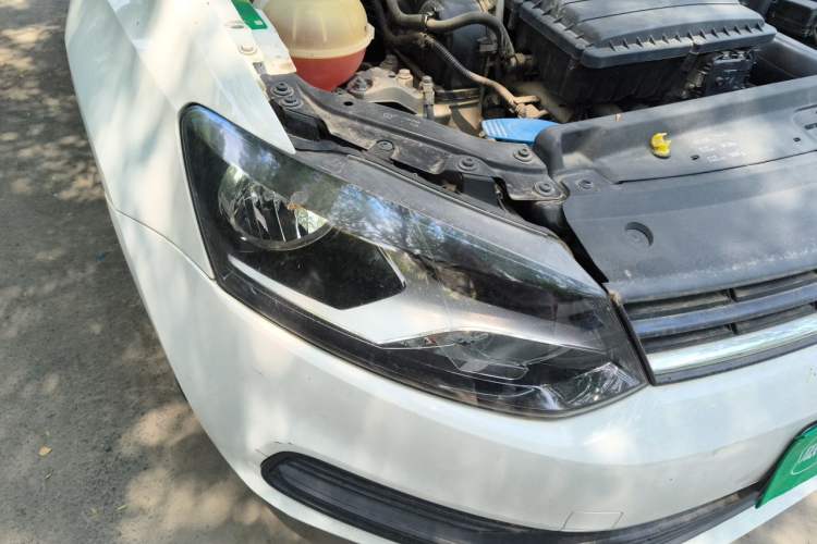 Used Volkswagen Polo 2014 1.4L Manual Fashion Edition Right Front Headlight