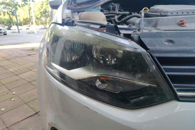 Used Volkswagen Polo 2014 1.4L Manual Fashion Edition Right Front Headlight