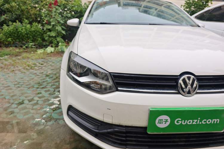 Used Volkswagen Polo 2014 1.4L Manual Fashion Edition Right Front Headlight