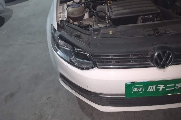 Used Volkswagen Polo 2014 1.6L Automatic Comfort Edition Right Front Headlight