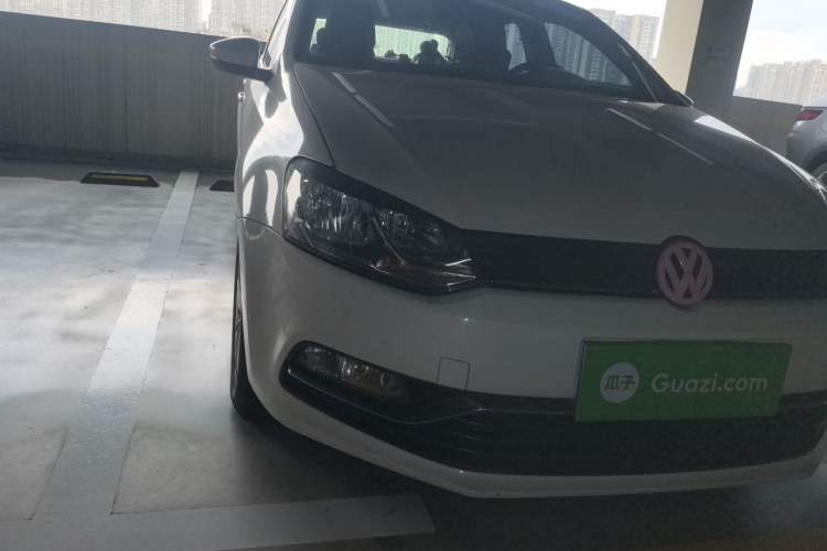 Used Volkswagen Polo 2014 1.4L Automatic Comfort Edition Right Front Headlight