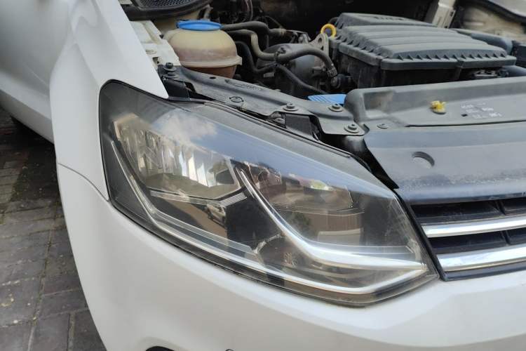 Used Volkswagen Polo 2014 1.4L Automatic Luxury Edition Right Front Headlight