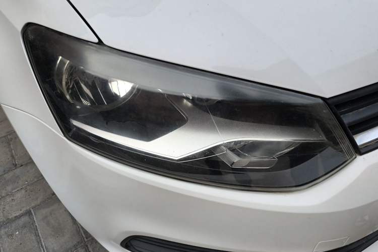 Used Volkswagen Polo 2014 1.4L Manual Fashion Edition Right Front Headlight
