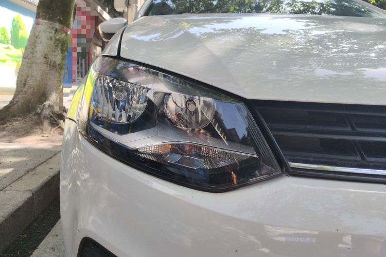 Used Volkswagen Polo 2014 1.4L Manual Fashion Edition Right Front Headlight