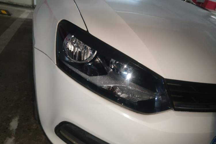 Used Volkswagen Polo 2014 1.4L Manual Fashion Edition Right Front Headlight