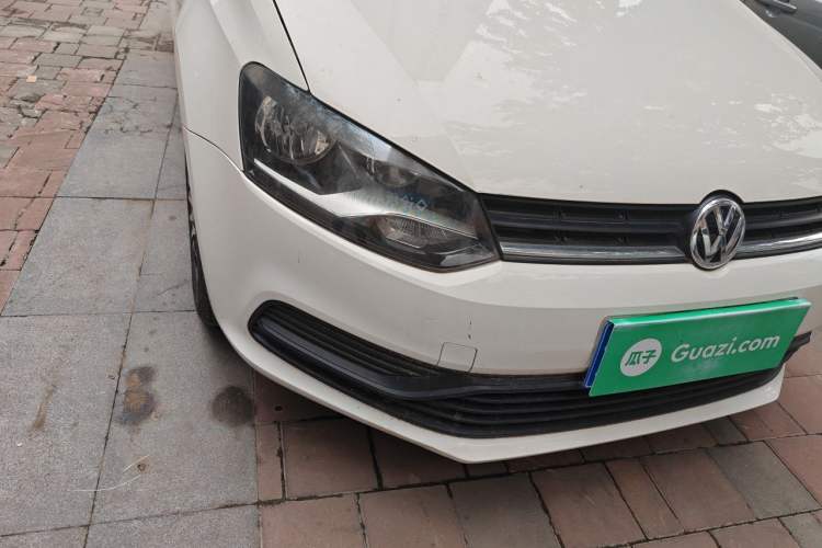 Used Volkswagen Polo 2014 1.4L Manual Fashion Edition Right Front Headlight