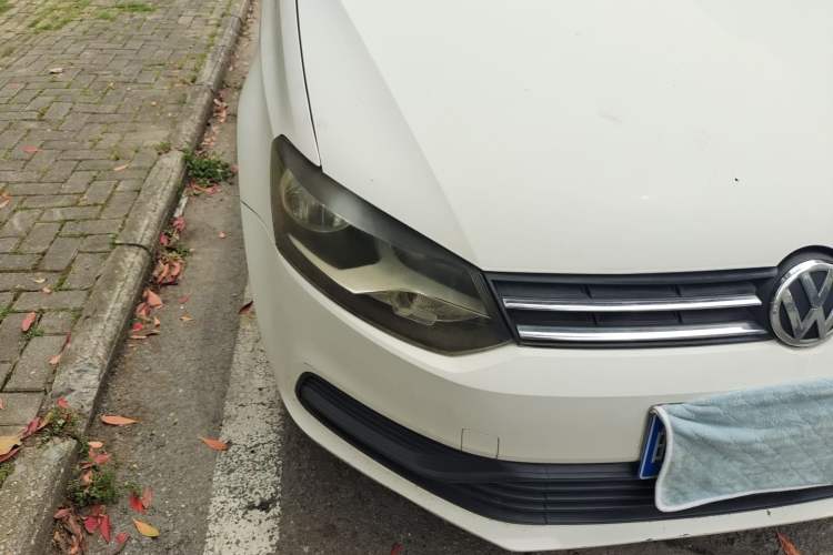 Used Volkswagen Polo 2014 1.4L Manual Fashion Edition Right Front Headlight