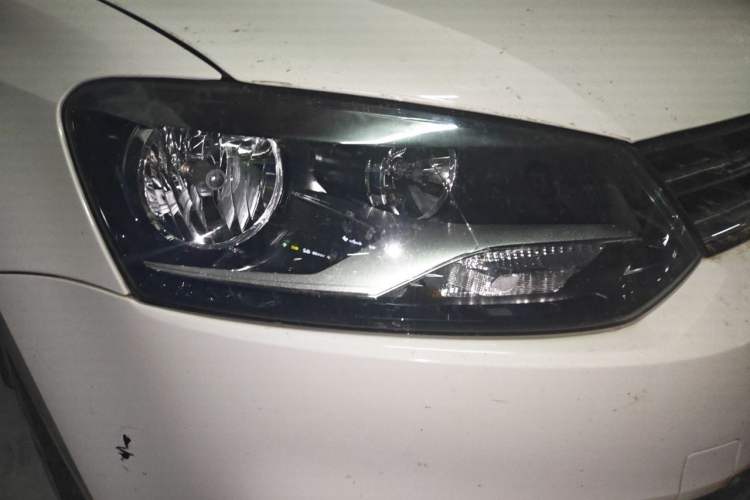 Used Volkswagen Polo 2014 1.4L Manual Fashion Edition Right Front Headlight