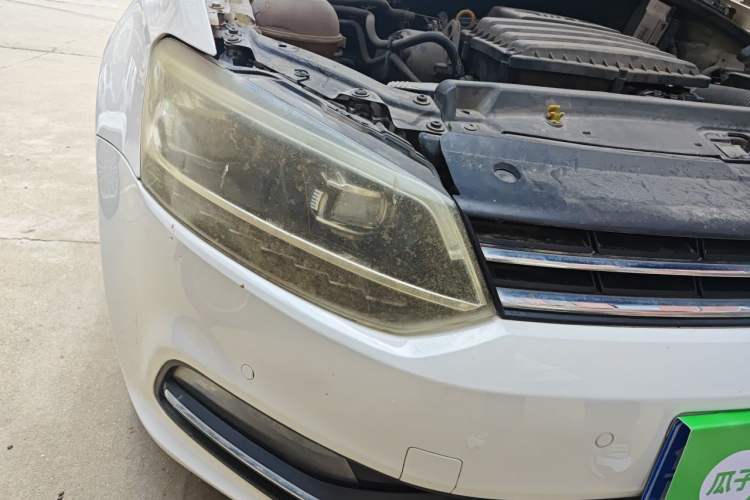 Used Volkswagen Polo 2014 1.6L Automatic Luxury Edition Right Front Headlight