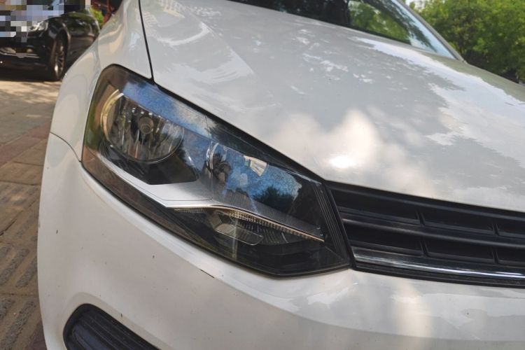 Used Volkswagen Polo 2014 1.4L Manual Fashion Edition Right Front Headlight