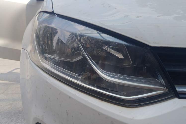 Used Volkswagen Polo 2014 1.6L Manual Comfort Edition Right Front Headlight
