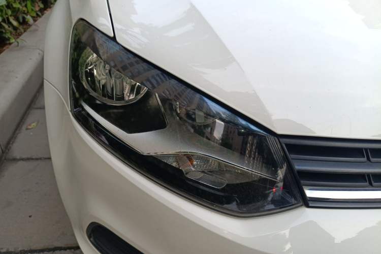 Used Volkswagen Polo 2014 1.4L Manual Fashion Edition Right Front Headlight