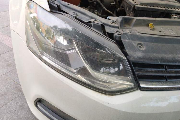 Used Volkswagen Polo 2014 1.4L Manual Comfort Edition Right Front Headlight