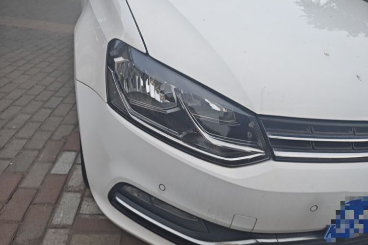 Used Volkswagen Polo 2014 1.4L Automatic Luxury Edition Right Front Headlight