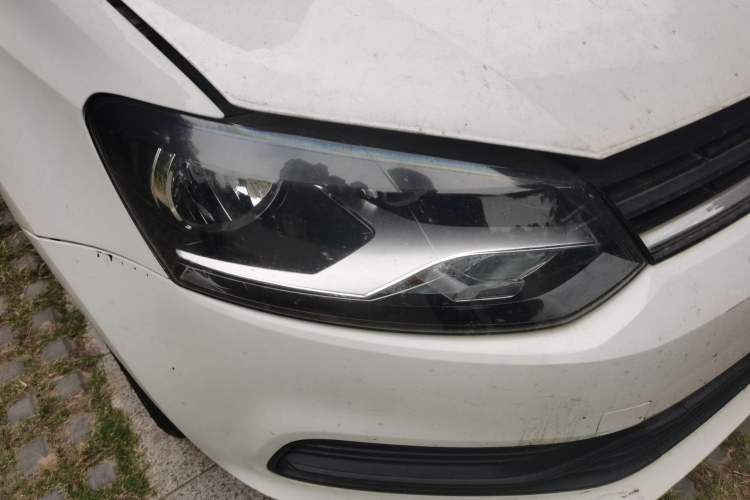 Used Volkswagen Polo 2014 1.4L Manual Fashion Edition Right Front Headlight