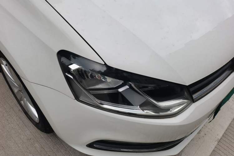 Used Volkswagen Polo 2014 1.4L Automatic Comfort Edition Right Front Headlight