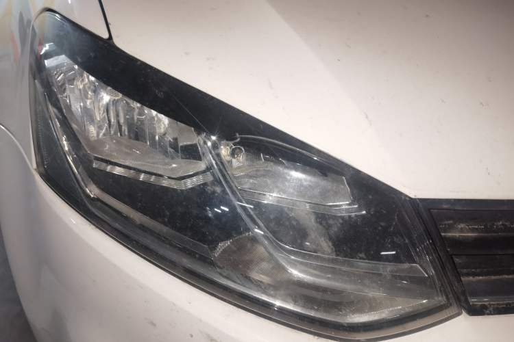 Used Volkswagen Polo 2014 1.4L Automatic Comfort Edition Right Front Headlight