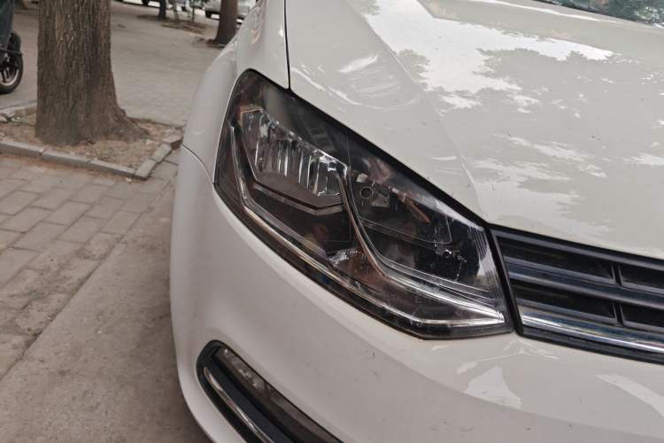 Used Volkswagen Polo 2014 1.6L Automatic Comfort Edition Right Front Headlight