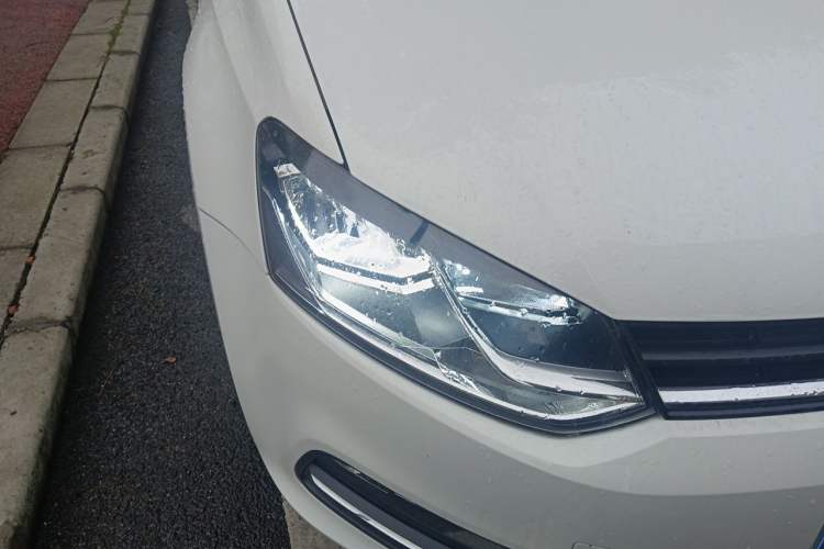 Used Volkswagen Polo 2014 1.6L Automatic Comfort Edition Right Front Headlight
