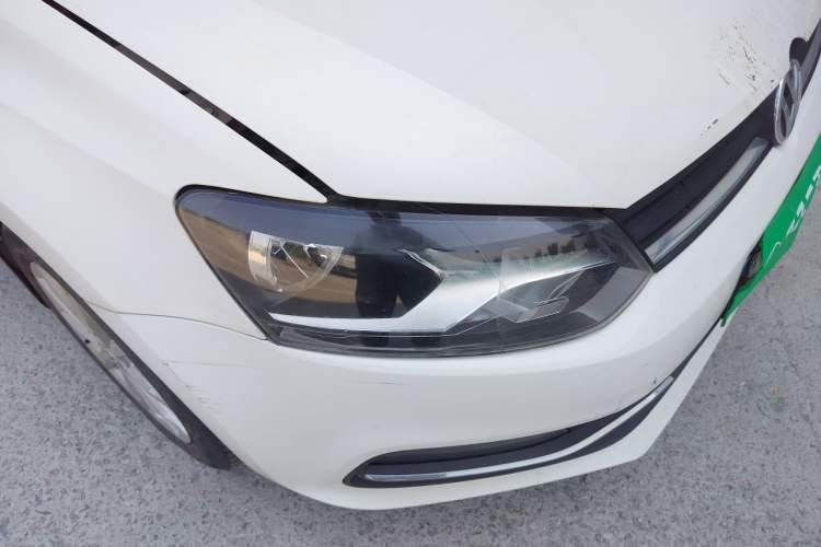Used Volkswagen Polo 2014 1.4L Manual Fashion Edition Right Front Headlight