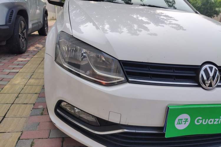 Used Volkswagen Polo 2014 1.4L Manual Comfort Edition Right Front Headlight