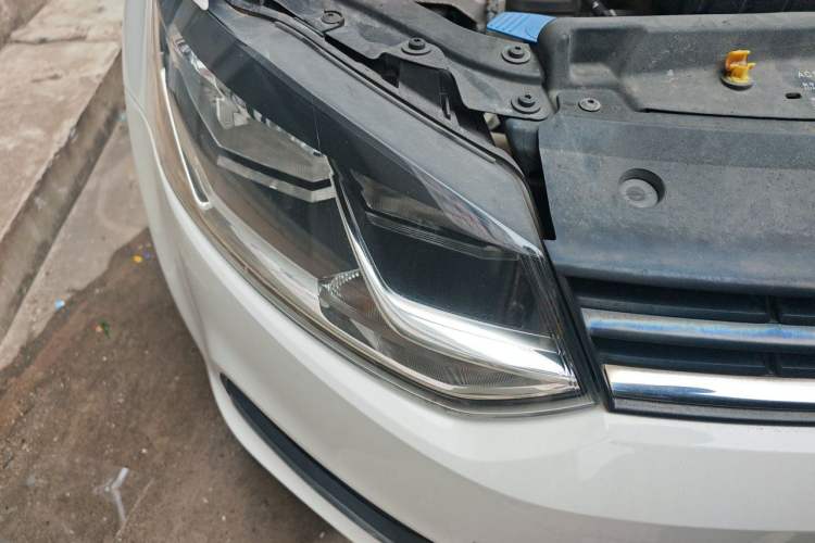Used Volkswagen Polo 2014 1.6L Automatic Comfort Edition Right Front Headlight