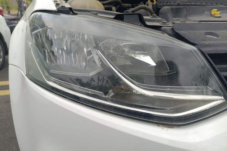 Used Volkswagen Polo 2014 1.6L Automatic Comfort Edition Right Front Headlight
