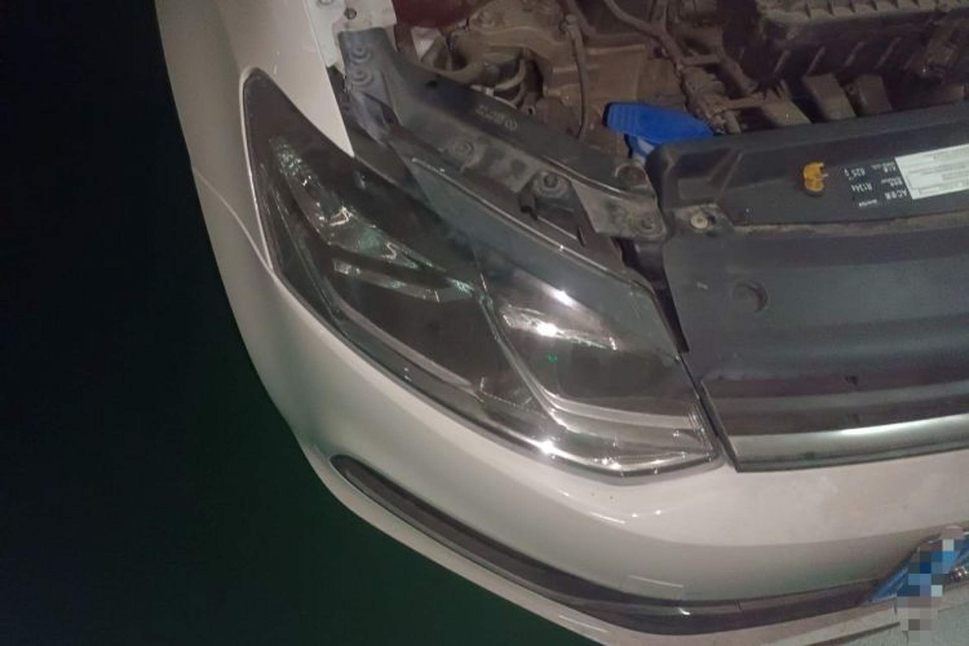 Used Volkswagen Polo 2014 1.6L Automatic Comfort Edition Right Front Headlight