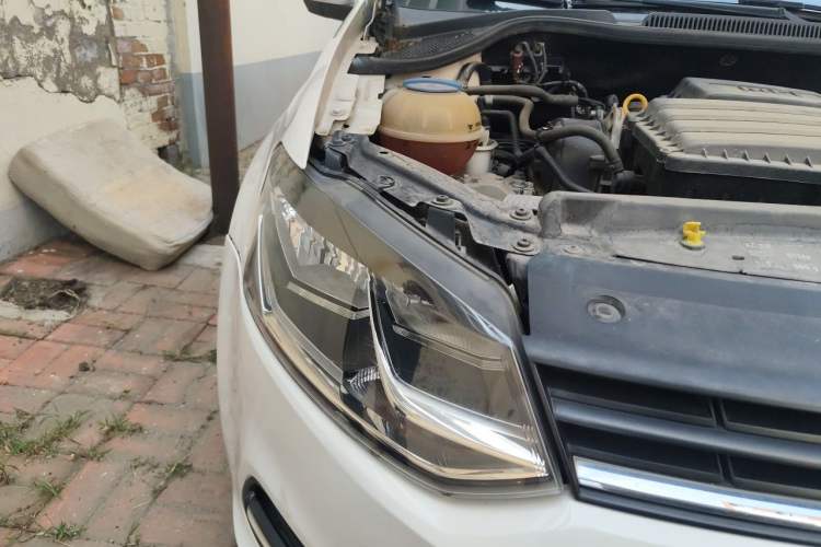 Used Volkswagen Polo 2014 1.6L Automatic Comfort Edition Right Front Headlight