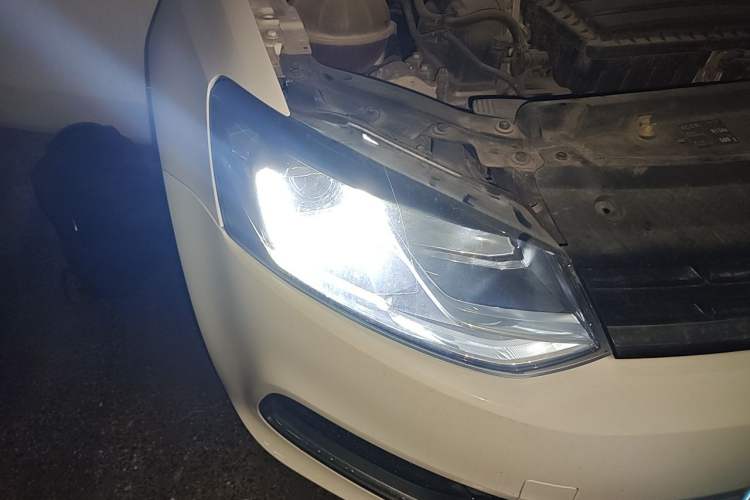 Used Volkswagen Polo 2014 1.4L Manual Fashion Edition Right Front Headlight