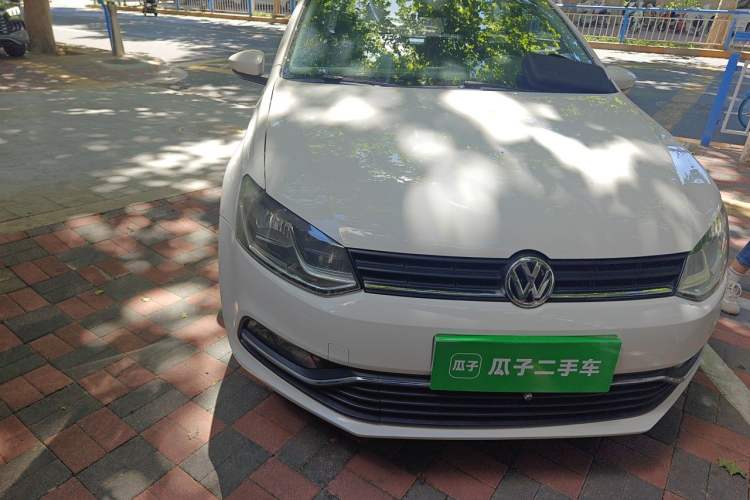 Used Volkswagen Polo 2014 1.6L Automatic Comfort Edition Right Front Headlight
