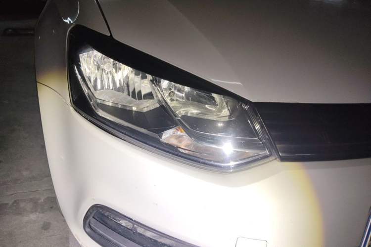 Used Volkswagen Polo 2014 1.6L Automatic Comfort Edition Right Front Headlight