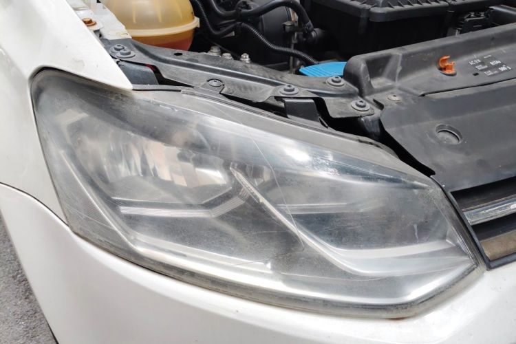 Used Volkswagen Polo 2014 1.6L Automatic Luxury Edition Right Front Headlight
