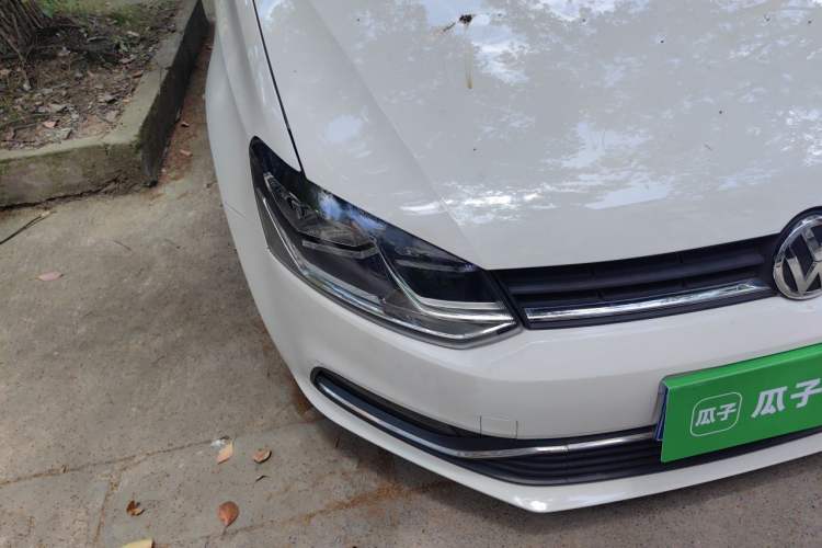 Used Volkswagen Polo 2014 1.6L Automatic Comfort Edition Right Front Headlight