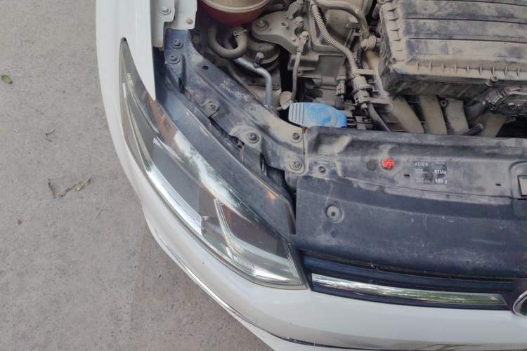 Used Volkswagen Polo 2014 1.6L Automatic Comfort Edition Right Front Headlight