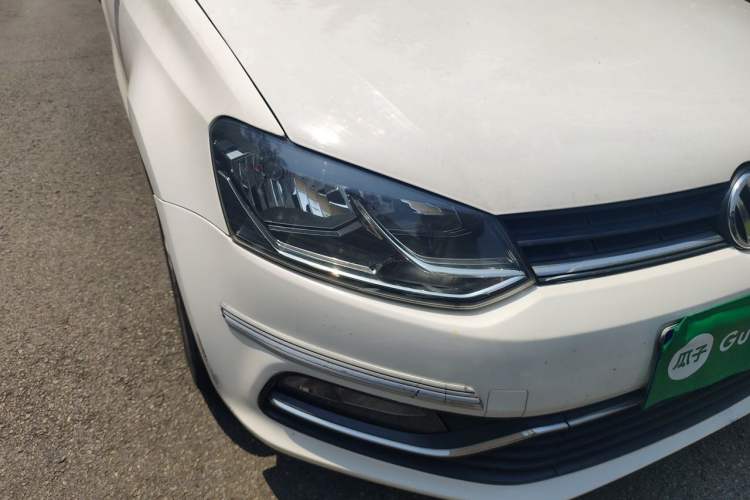 Used Volkswagen Polo 2014 1.4L Automatic Comfort Edition Right Front Headlight