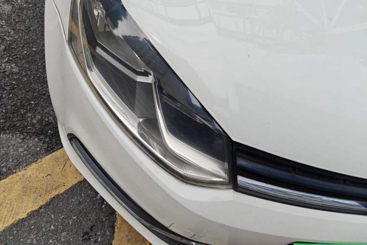 Used Volkswagen Polo 2014 1.4L Automatic Comfort Edition Right Front Headlight