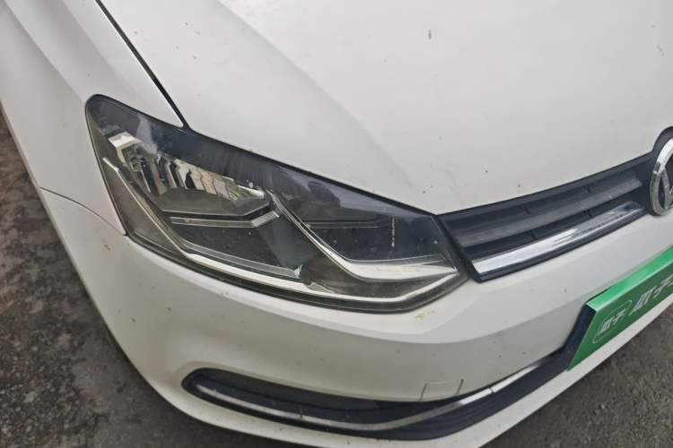 Used Volkswagen Polo 2014 1.6L Automatic Comfort Edition Right Front Headlight