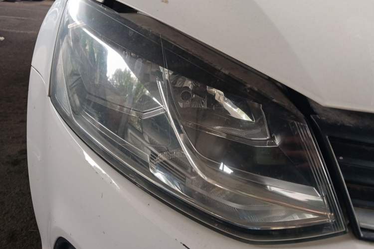 Used Volkswagen Polo 2014 1.4L Manual Fashion Edition Right Front Headlight