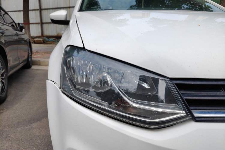 Used Volkswagen Polo 2014 1.4L Automatic Comfort Edition Right Front Headlight
