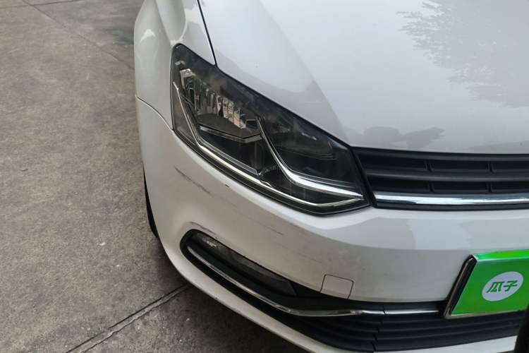 Used Volkswagen Polo 2014 1.6L Automatic Comfort Edition Right Front Headlight