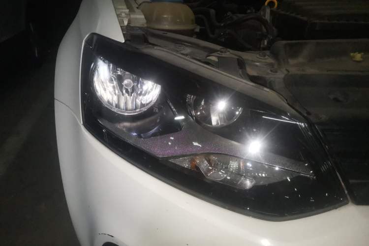 Used Volkswagen Polo 2014 1.4L Manual Fashion Edition Right Front Headlight