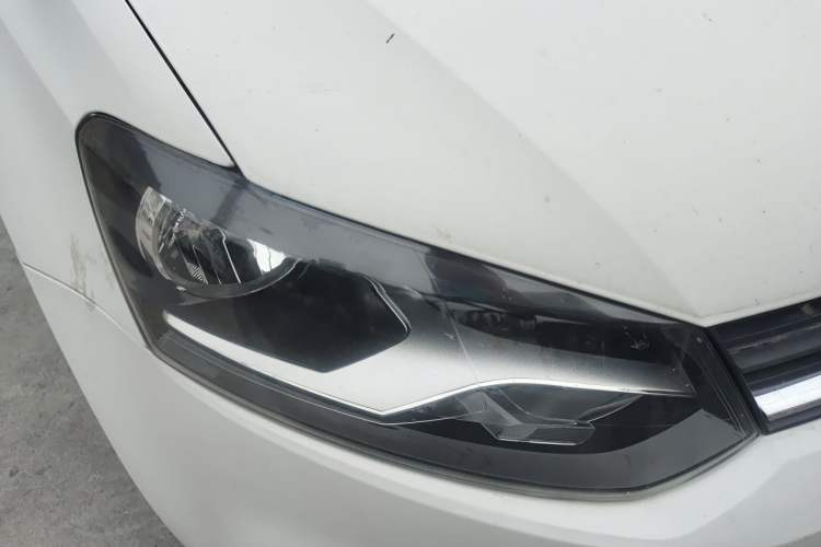 Used Volkswagen Polo 2014 1.4L Manual Fashion Edition Right Front Headlight
