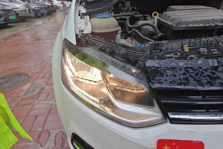 Used Volkswagen Polo 2014 1.4L Automatic Comfort Edition Right Front Headlight