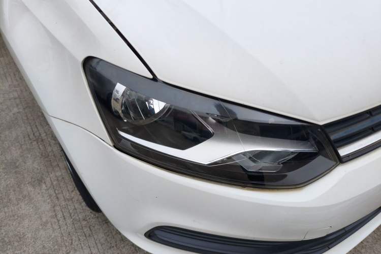 Used Volkswagen Polo 2014 1.4L Manual Fashion Edition Right Front Headlight